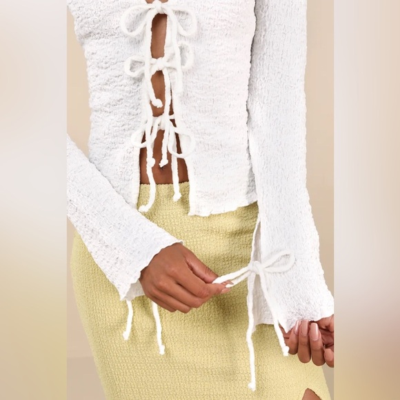 White Textured Tie-Front Long Sleeve Top - Picture 3 of 4